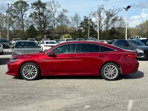 Used 2019 Toyota Avalon Limited image 25