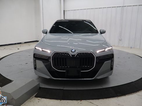 Used 2026 BMW 740i xDrive AWD/4WD image 9