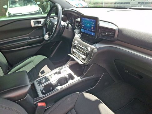 Used 2020 Ford Explorer XLT AWD/4WD image 12