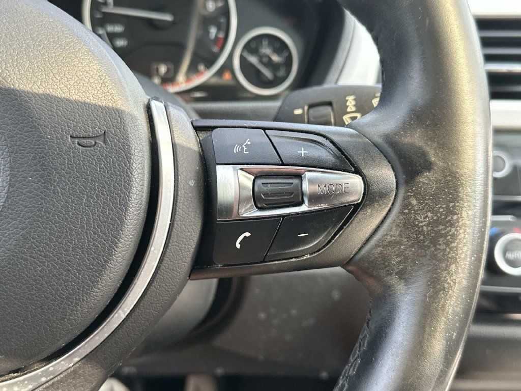 Used 2017 BMW 320i Sedan RWD image 36