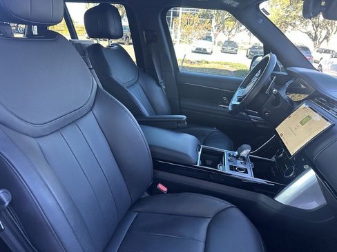 Used 2023 Land Rover Range Rover SE image 7