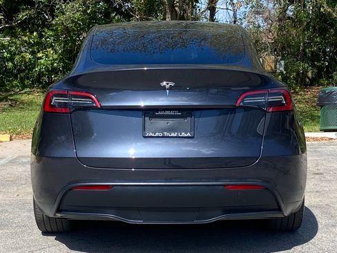 Used 2025 Tesla Model Y Long Range image 6