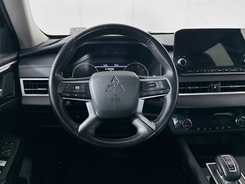 Used 2024 Mitsubishi Outlander SE FWD image 18