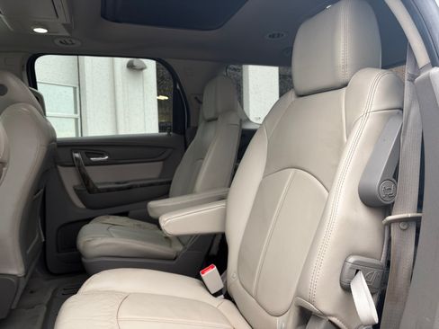Used 2016 GMC Acadia SLT w/ Open Road Package FWD image 25