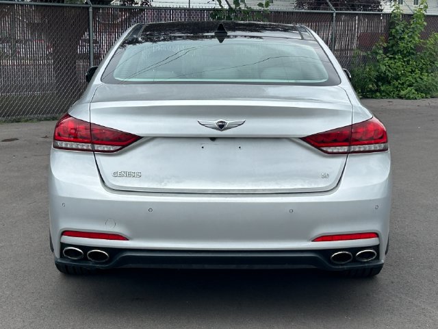 Used 2015 Hyundai Genesis 5.0 RWD image 4