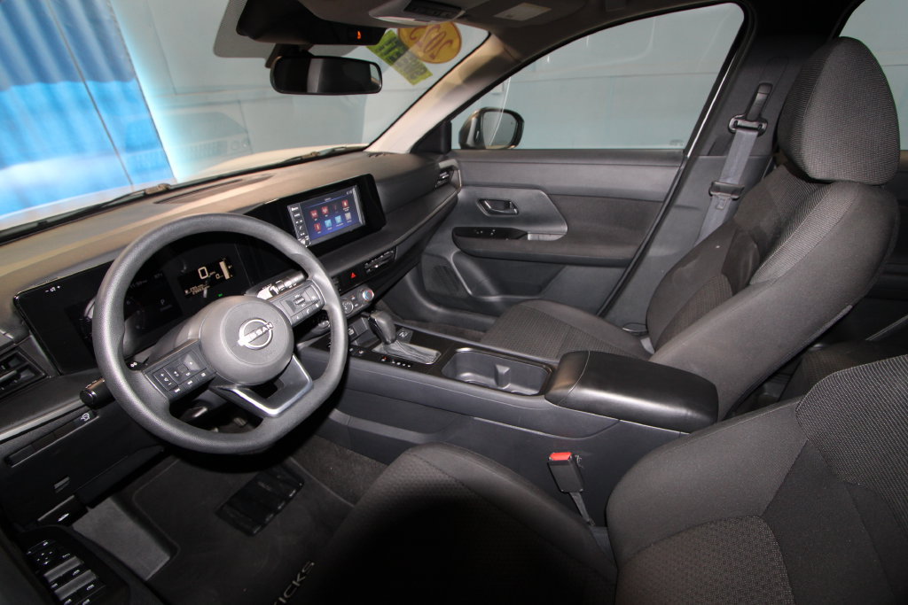 Used 2025 Nissan Kicks S FWD image 2