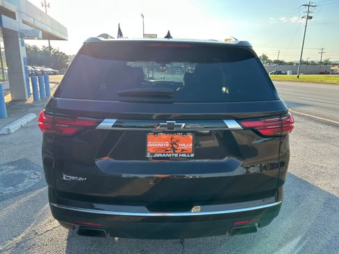 Used 2023 Chevrolet Traverse Premier image 5