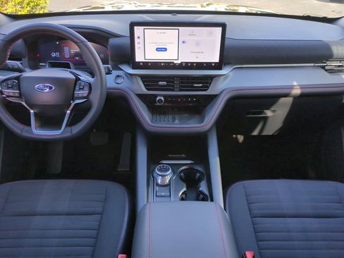 Certified 2025 Ford Explorer ST-Line w/ Premium Package image 15