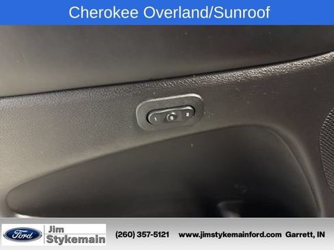 Used 2019 Jeep Grand Cherokee Overland AWD/4WD image 45