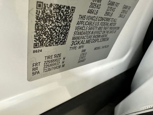 Used 2023 GMC Terrain SLE w/ Driver Convenience Package image 40