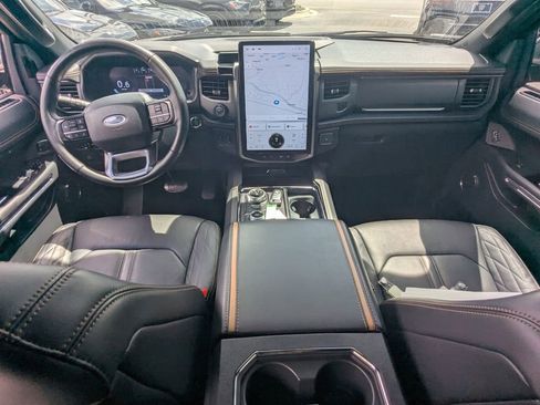 Used 2024 Ford Expedition Max Platinum image 2