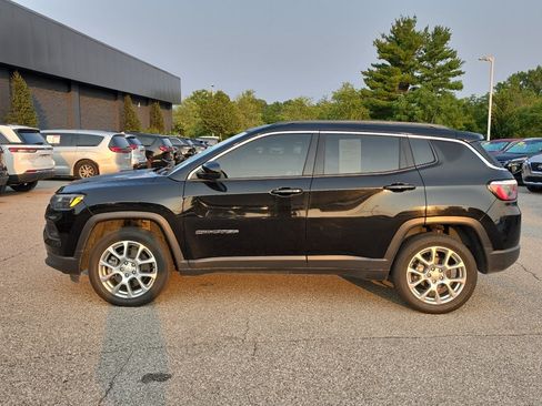 Used 2023 Jeep Compass Latitude AWD/4WD image 4