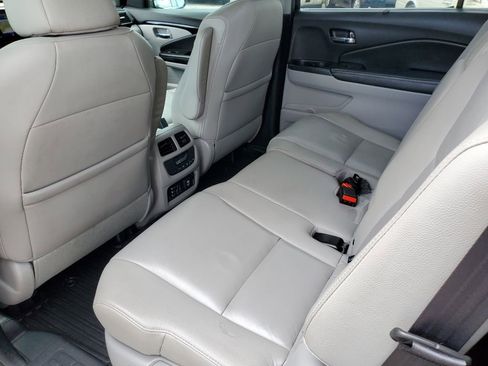 Used 2016 Honda Pilot Touring image 21