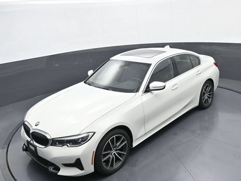 Used 2021 BMW 330i xDrive Sedan w/ Driving Assistance Package AWD/4WD image 31