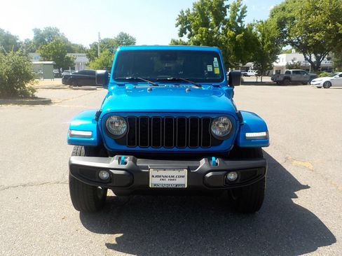 Used 2024 Jeep Wrangler Unlimited w/ Convenience Group image 3