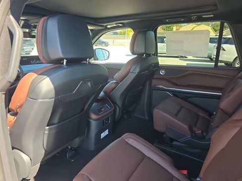 New 2026 Lincoln Navigator L Reserve image 14