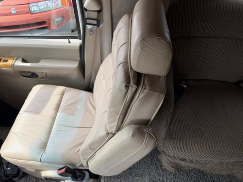 Used 2006 Ford E-450 and Econoline 450 RWD image 25