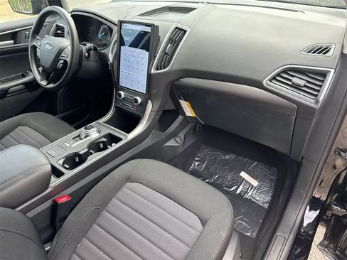 New 2024 Ford Edge SE image 13