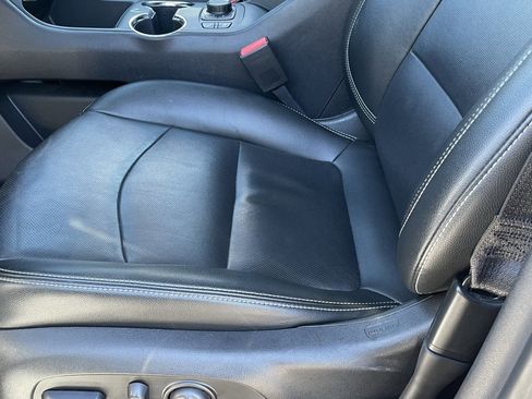 Used 2024 GMC Terrain SLT image 24