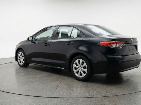 Used 2025 Toyota Corolla LE image 6