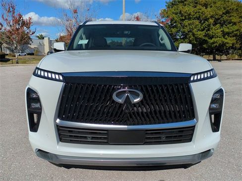 New 2026 INFINITI QX80 Luxe image 9