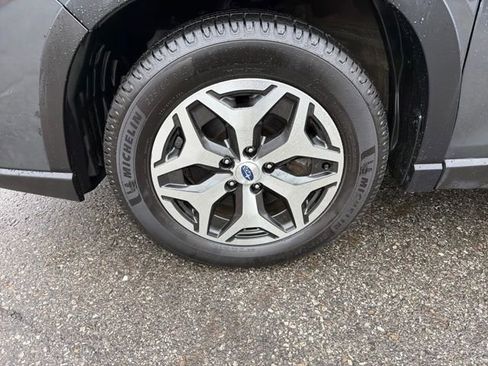 Used 2024 Subaru Forester Premium AWD/4WD image 33