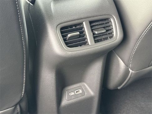 Used 2023 Buick Envision Essence image 20