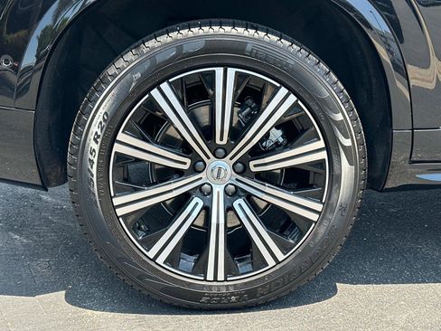 Certified 2025 Volvo XC90 B6 Plus image 28