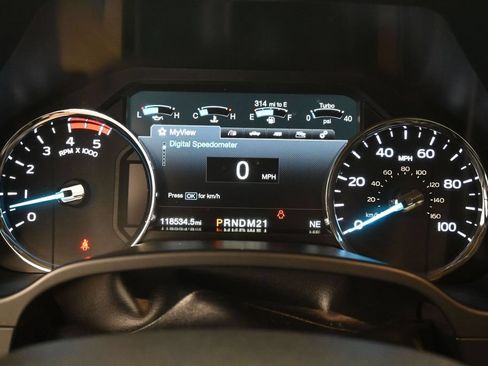 Used 2018 Ford F250 Lariat w/ Lariat Ultimate Package AWD/4WD image 12