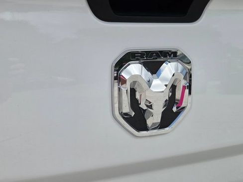 Used 2024 RAM 3500 Tradesman w/ Chrome Appearance Group AWD/4WD image 9