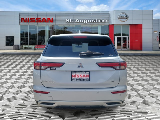 Used 2024 Mitsubishi Outlander SE AWD/4WD image 3