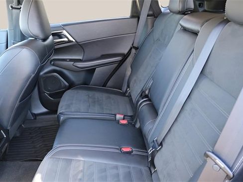 Used 2024 Mitsubishi Outlander SE image 14