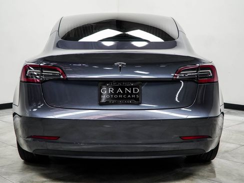 Used 2019 Tesla Model 3 Mid Range image 9