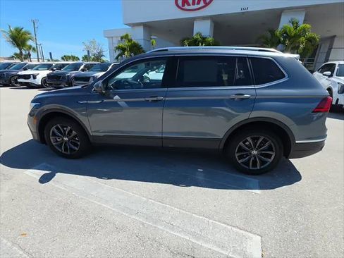 Used 2023 Volkswagen Tiguan SE FWD image 11