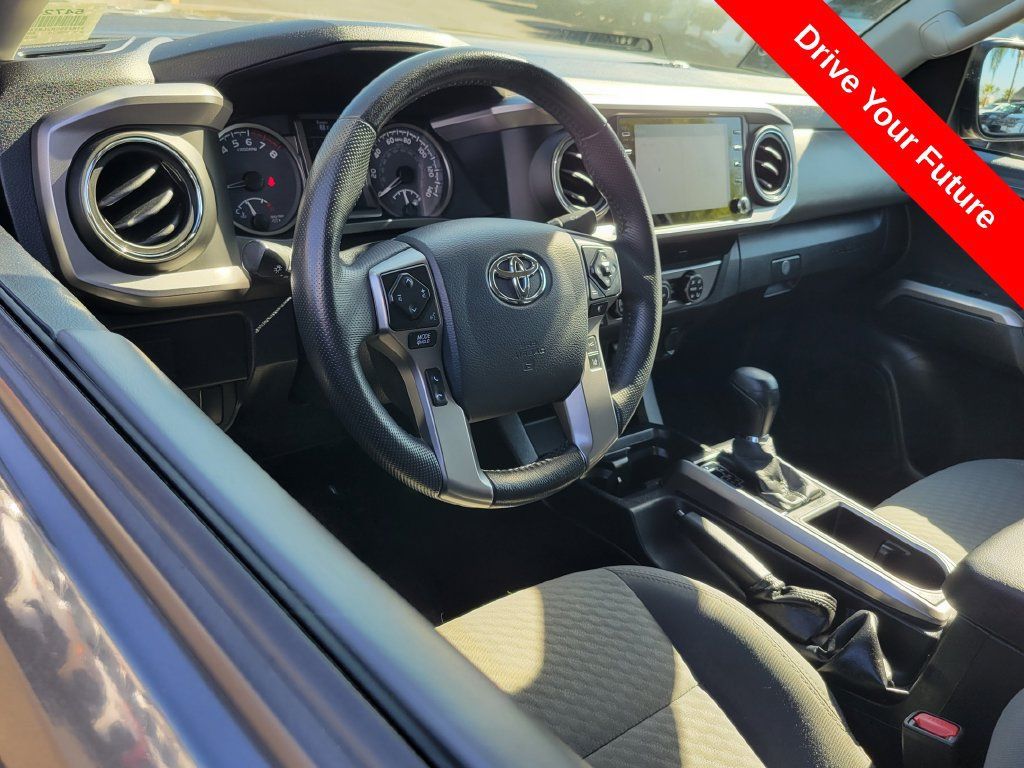 Used 2020 Toyota Tacoma SR5 RWD image 5