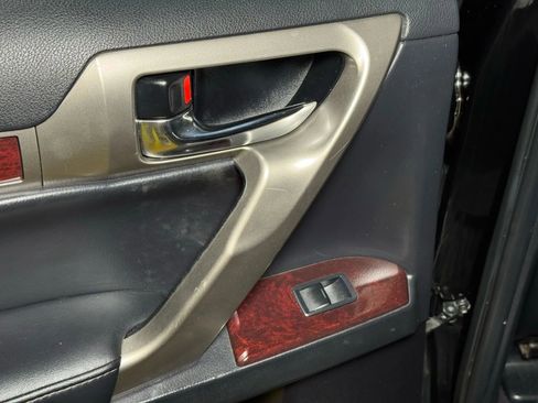 Used 2014 Lexus GX 460 image 17