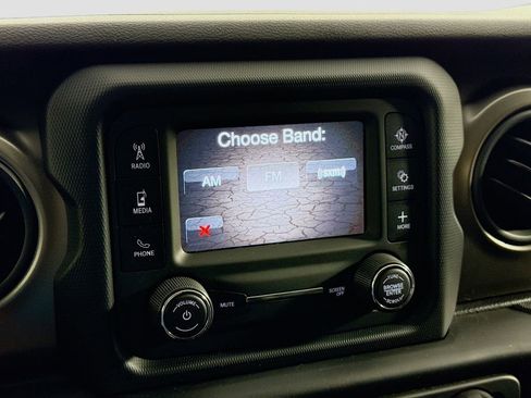 Used 2018 Jeep Wrangler Sport image 32