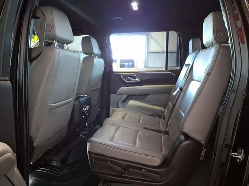 Used 2021 GMC Yukon XL SLT AWD/4WD image 16