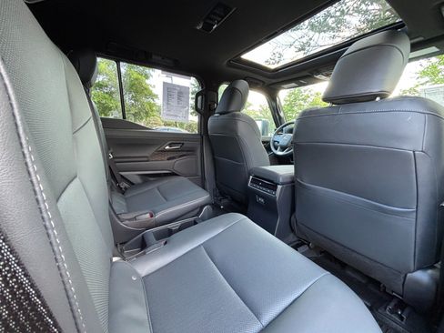 Used 2026 Lexus GX 550 w/ Accessory Package (2T) AWD/4WD image 34