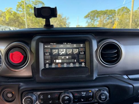 Used 2021 Jeep Wrangler Unlimited Sport image 25