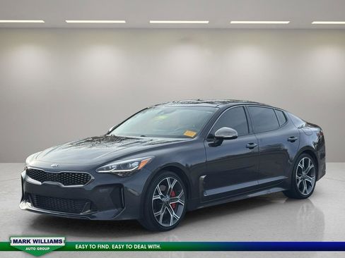 Used 2021 Kia Stinger GT2 image 2