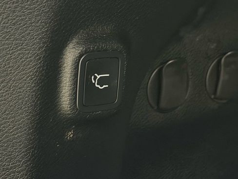 Used 2020 Jeep Cherokee Trailhawk w/ Comfort/Convenience Group image 24