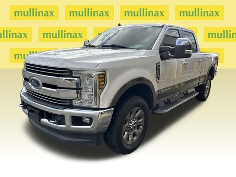Used 2019 Ford F250 Lariat w/ Lariat Ultimate Package image 6