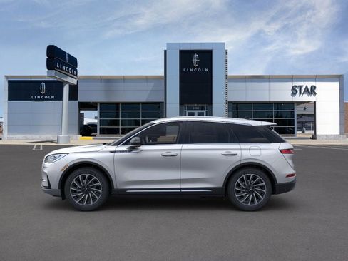 New 2023 Lincoln Corsair Reserve w/ Equipment Group 202A image 3