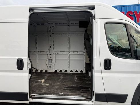 Used 2021 RAM ProMaster 2500 w/ Convenience Group FWD image 14