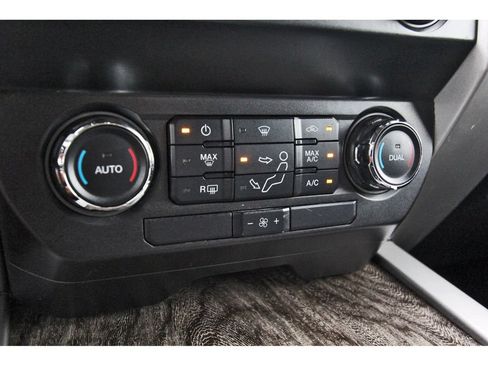 Used 2019 Ford F250 Lariat w/ FX4 Off-Road Package AWD/4WD image 24