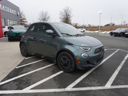 New 2025 FIAT 500 e image 5
