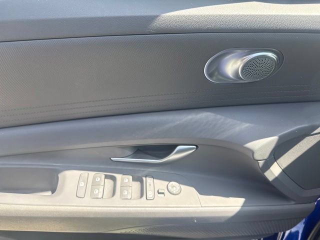 Used 2024 Hyundai Elantra SEL FWD image 12