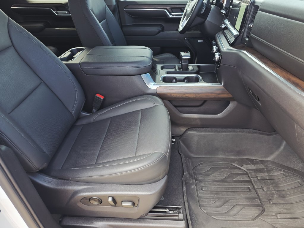 Used 2024 GMC Sierra 1500 SLT AWD/4WD image 14