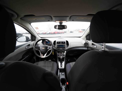 Used 2015 Chevrolet Sonic LT image 19